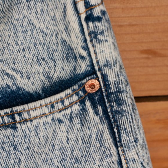 Vintage 80s Deadstock Levi's 501 Light Wash Button Fly Jeans- 40 x 31, USA Made - Picture 4 of 16